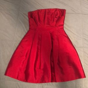 red strapless vineyard vines dress